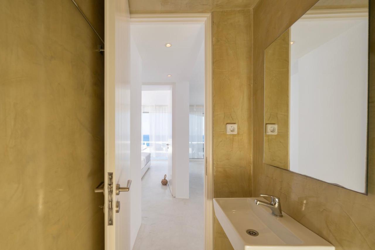 Infinite Blue Luxury Suites Fira  Exterior photo