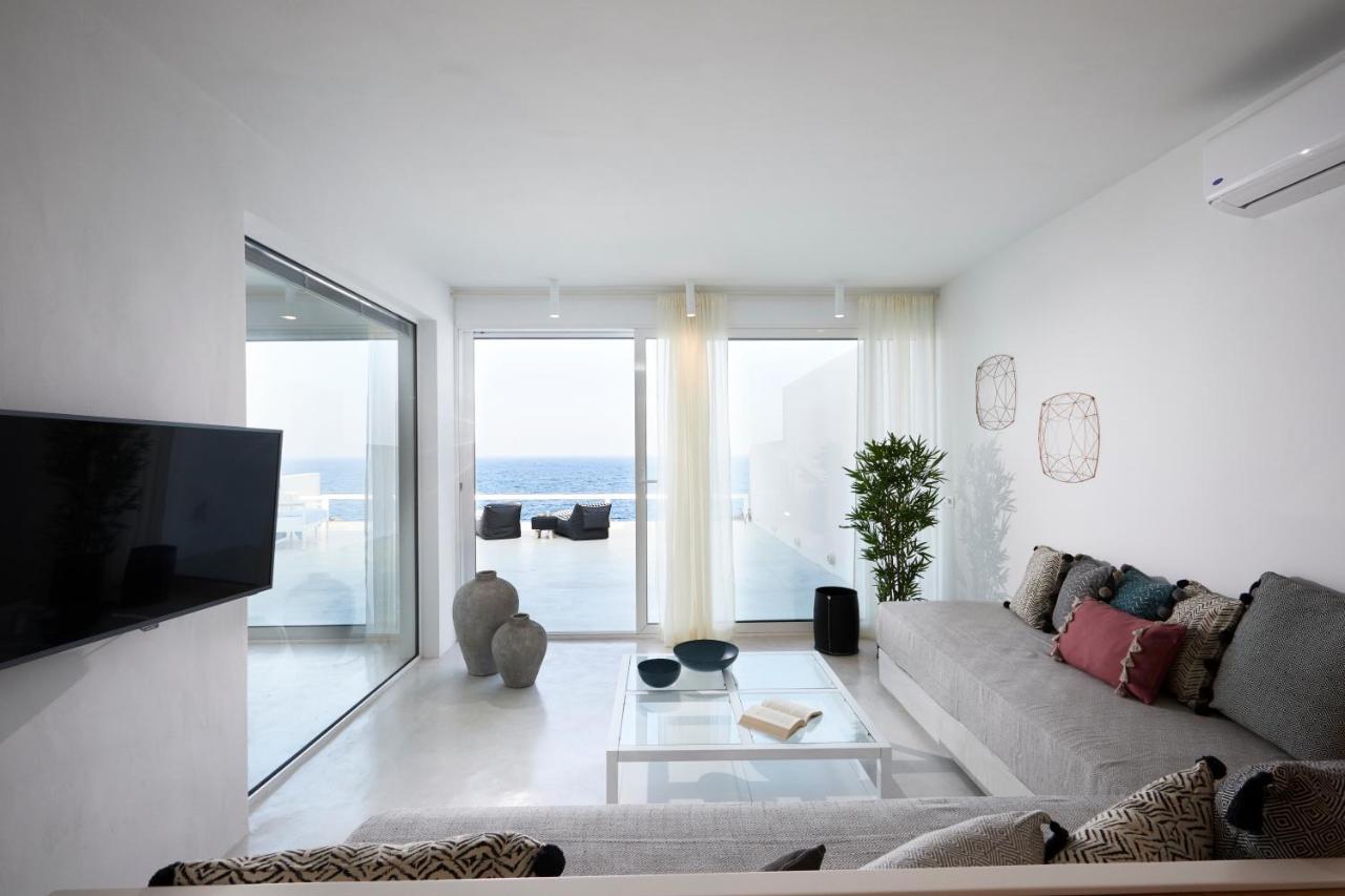 Infinite Blue Luxury Suites Fira  Exterior photo
